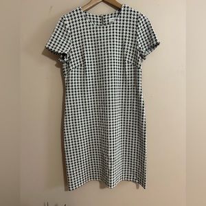 very nice office dress, only worn once